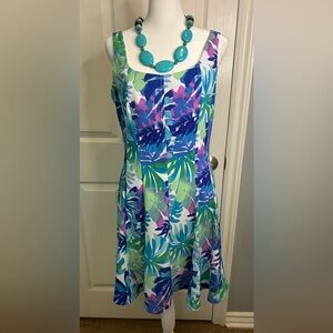 🌴”Dressbarn” Women’s Tropical Floral Print Blues/Greens/Purple Hues Midi Dress🌿